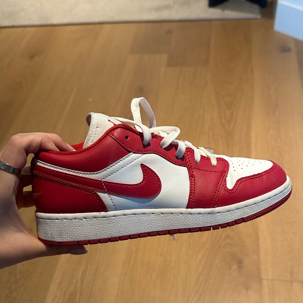 Nike Red and White low Jordan 1s size 8